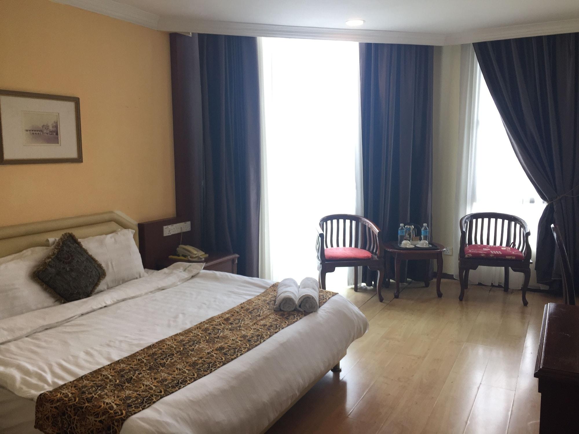 Regal Court Hotel Kuching Exterior photo